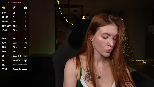 Snapshot of SsonicPorn chatting on 12-17-25, 04:02 SsonicPorn online show from 12-17-25, 04:02