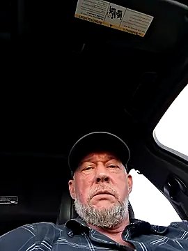 Snapshot of moonbeam37 chatting on 02-28-26, 09:27 moonbeam37 online show from 02-28-26, 09:27