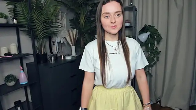 Snapshot of ThelmaJusto chatting on 10-18-25, 03:46 ThelmaJusto online show from 10-18-25, 03:46