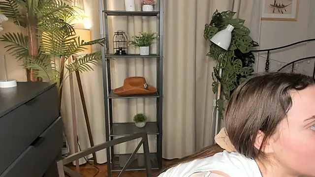 Snapshot of ThelmaJusto chatting on 11-28-25, 04:20 ThelmaJusto online show from 11-28-25, 04:20