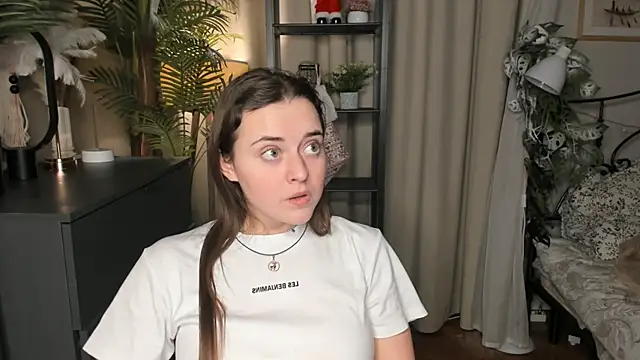 Snapshot of ThelmaJusto chatting on 12-18-25, 03:18 ThelmaJusto online show from 12-18-25, 03:18