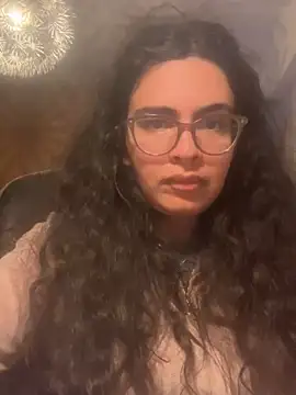 Snapshot of luciamaria01 chatting on 10-10-25, 04:39 luciamaria01 online show from 10-10-25, 04:39