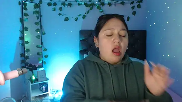 Snapshot of KOREN_JALAA chatting on 01-17-25, 12:31 KOREN JALAA online show from 01-17-25, 12:31