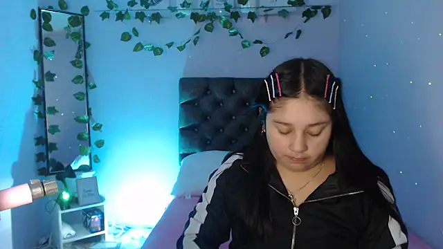 Snapshot of KOREN_JALAA chatting on 02-14-25, 12:41 KOREN JALAA online show from 02-14-25, 12:41