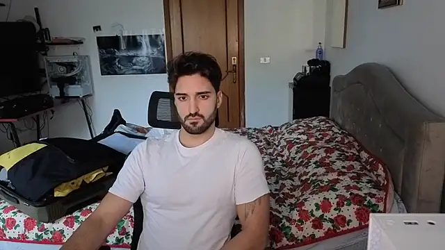 Snapshot of Al3xox02 chatting on 01-10-26, 02:52 Al3xox02 online show from 01-10-26, 02:52