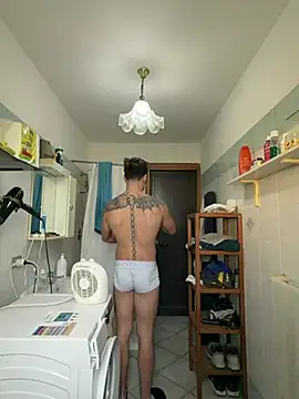 Snapshot of Al3xox02 chatting on 01-13-26, 10:31 Al3xox02 online show from 01-13-26, 10:31