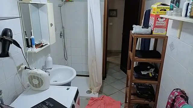 Snapshot of Al3xox02 chatting on 02-14-26, 06:48 Al3xox02 online show from 02-14-26, 06:48