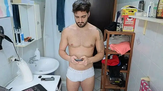 Snapshot of Al3xox02 chatting on 02-20-26, 09:21 Al3xox02 online show from 02-20-26, 09:21