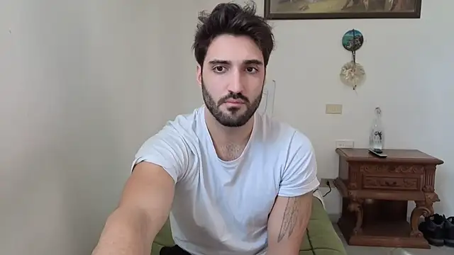 Snapshot of Al3xox02 chatting on 02-24-26, 02:04 Al3xox02 online show from 02-24-26, 02:04