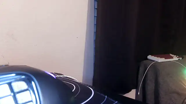 Snapshot of geezuz6913 chatting on 11-30-25, 02:04 geezuz6913 online show from 11-30-25, 02:04