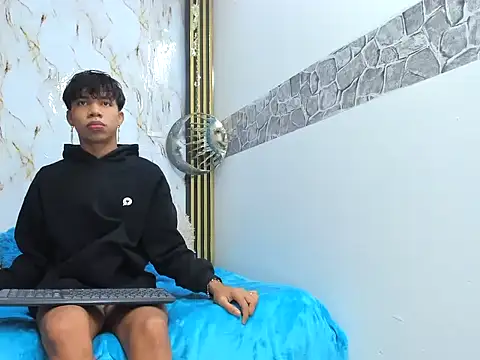 sexyboys cutex18 online show from 05-17-26, 02:42