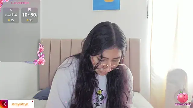 LoveLyy- online show from 10-27-25, 08:57