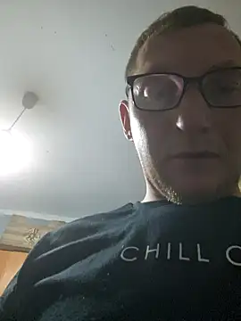 Snapshot of MeskaKurwa1988 chatting on 10-13-25, 09:59 MeskaKurwa1988 online show from 10-13-25, 09:59