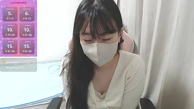 Snapshot of hinako08 chatting on 10-16-25, 02:12 hinako08 online show from 10-16-25, 02:12