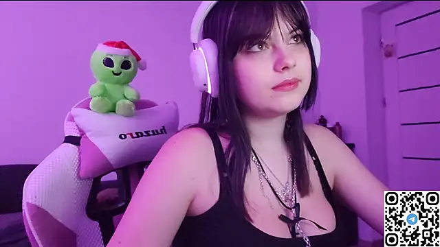 KristiBloom online show from 11-17-25, 09:09