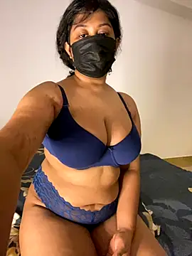 Monica  Bellucci   online show from 11-23-25, 02:06