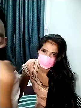 Snapshot of Aarzoo_Arman chatting on 10-05-25, 05:33 Aarzoo Arman online show from 10-05-25, 05:33