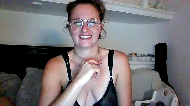 Snapshot of xcrazzycat chatting on 10-20-25, 09:26 xcrazzycat online show from 10-20-25, 09:26