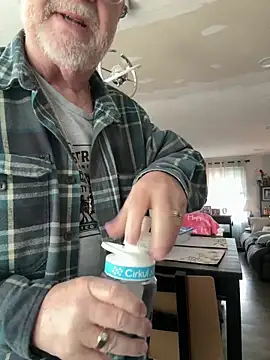 Snapshot of Jcaspen chatting on 03-07-26, 01:30 Jcaspen online show from 03-07-26, 01:30