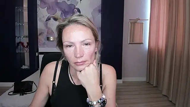 AlinaMoor online show from 10-06-25, 06:00