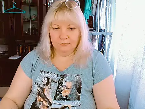 DiamondNata online show from 10-17-25, 10:40