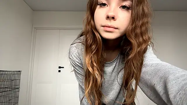 Snapshot of EhtelBiondi chatting on 10-29-25, 08:05 EhtelBiondi online show from 10-29-25, 08:05