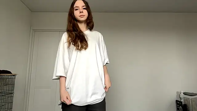 Snapshot of EhtelBiondi chatting on 10-31-25, 08:59 EhtelBiondi online show from 10-31-25, 08:59