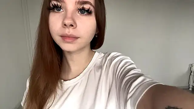 Snapshot of EhtelBiondi chatting on 11-24-25, 08:14 EhtelBiondi online show from 11-24-25, 08:14