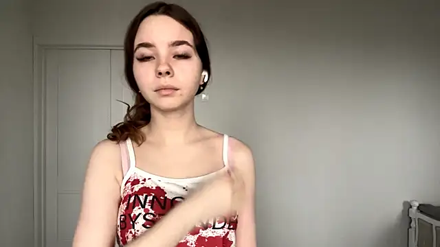 Snapshot of EhtelBiondi chatting on 12-19-25, 08:10 EhtelBiondi online show from 12-19-25, 08:10