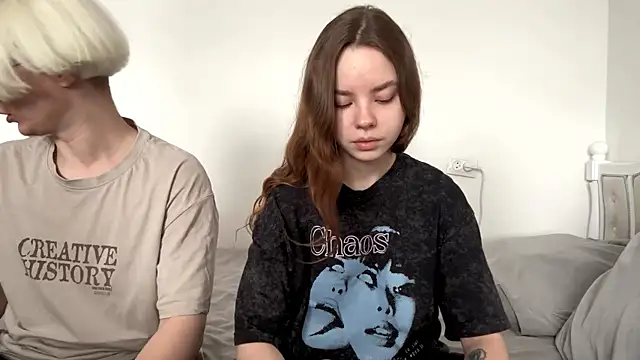 Snapshot of EhtelBiondi chatting on 02-11-26, 08:08 EhtelBiondi online show from 02-11-26, 08:08