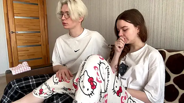 Snapshot of EhtelBiondi chatting on 03-28-26, 08:14 EhtelBiondi online show from 03-28-26, 08:14