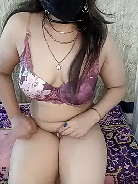 Snapshot of Engy- chatting on 11-10-25, 12:04 Engy- online show from 11-10-25, 12:04