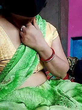 Snapshot of Cr_sonam chatting on 10-17-25, 11:51 Cr sonam online show from 10-17-25, 11:51