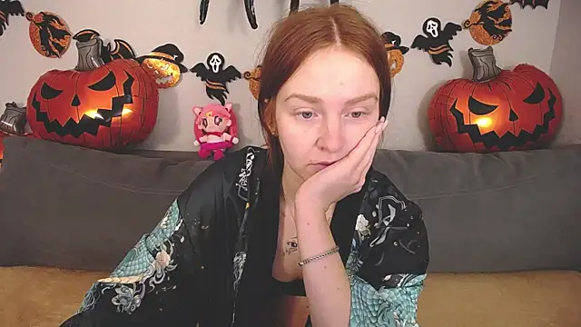 Evarey  online show from 10-24-25, 05:26