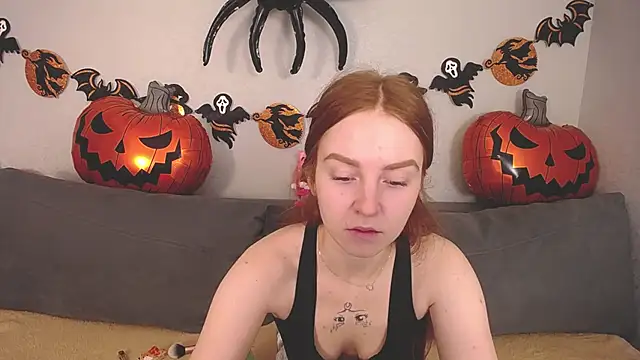 Evarey  online show from 10-31-25, 05:30