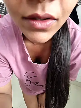 Snapshot of anshika0124 chatting on 01-15-26, 05:56 anshika0124 online show from 01-15-26, 05:56