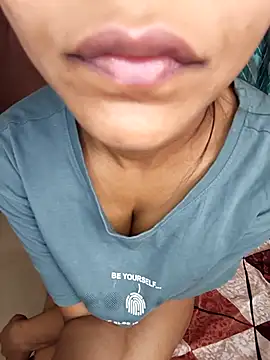 Snapshot of anshika0124 chatting on 03-25-26, 06:30 anshika0124 online show from 03-25-26, 06:30