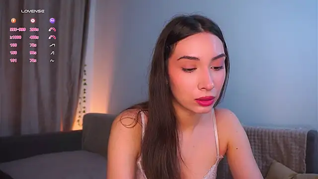 Snapshot of MissyHuf chatting on 03-03-26, 08:31 MissyHuf online show from 03-03-26, 08:31