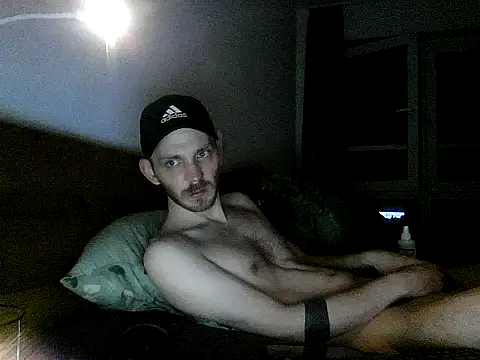 Snapshot of MolleDolle chatting on 10-26-25, 03:34 MolleDolle online show from 10-26-25, 03:34