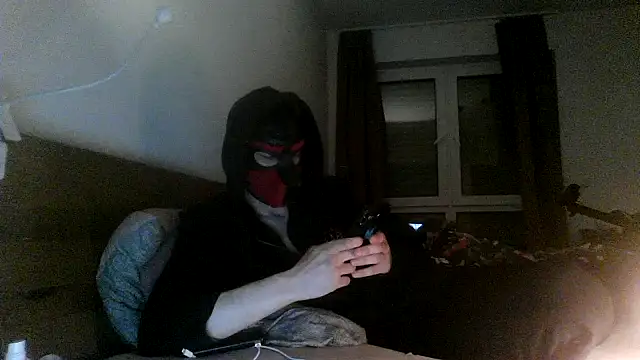 Snapshot of MolleDolle chatting on 11-17-25, 04:13 MolleDolle online show from 11-17-25, 04:13