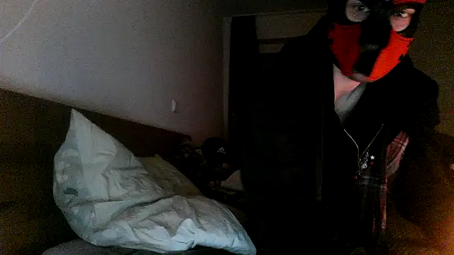 Snapshot of MolleDolle chatting on 11-20-25, 06:29 MolleDolle online show from 11-20-25, 06:29