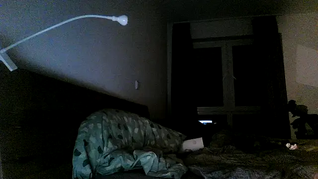 Snapshot of MolleDolle chatting on 11-25-25, 07:25 MolleDolle online show from 11-25-25, 07:25