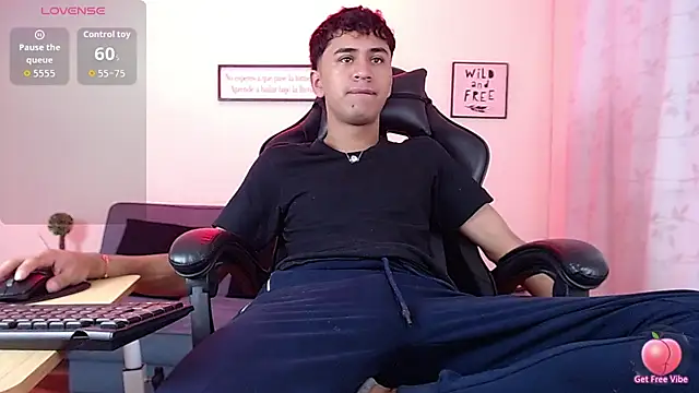 Snapshot of Alancum7 chatting on 05-22-26, 01:06 Alancum7 online show from 05-22-26, 01:06