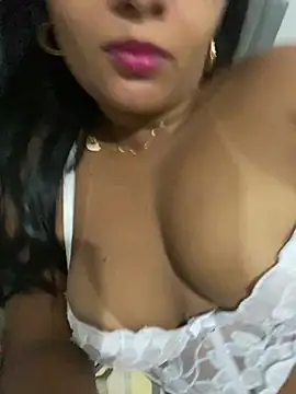 Snapshot of Brunamorenago chatting on 03-03-26, 08:04 Brunamorenago online show from 03-03-26, 08:04