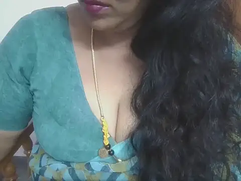 Snapshot of Tamil_Divyaa chatting on 10-14-25, 08:15 Tamil Divyaa online show from 10-14-25, 08:15