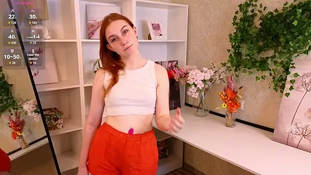 Snapshot of KellyeOun chatting on 12-02-25, 01:22 KellyeOun online show from 12-02-25, 01:22