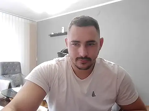 Snapshot of mastermute chatting on 10-26-25, 06:30 mastermute online show from 10-26-25, 06:30