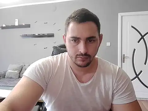 Snapshot of mastermute chatting on 11-11-25, 10:26 mastermute online show from 11-11-25, 10:26