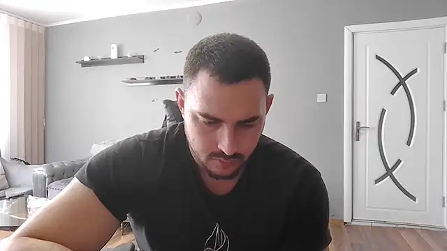 Snapshot of mastermute chatting on 12-18-25, 09:59 mastermute online show from 12-18-25, 09:59