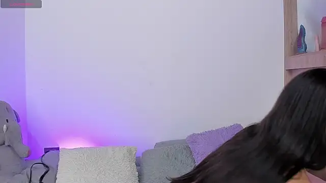 TianaGlow44 online show from 07-19-26, 10:52